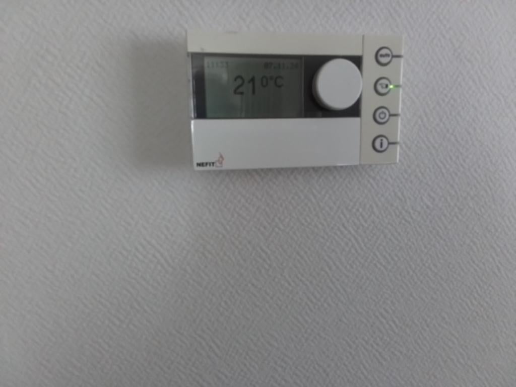 Nefit thermostaat klokthermostaat moduline 300, Doe-het-zelf en Verbouw, Thermostaten, Ophalen, Zo goed als nieuw