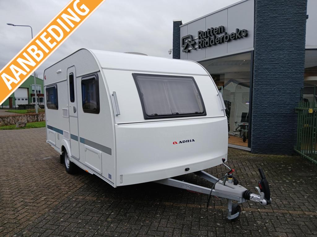 Adria Aviva 422 PY, Schokbreker, Bedrijf, Adria, 4 tot 5 meter