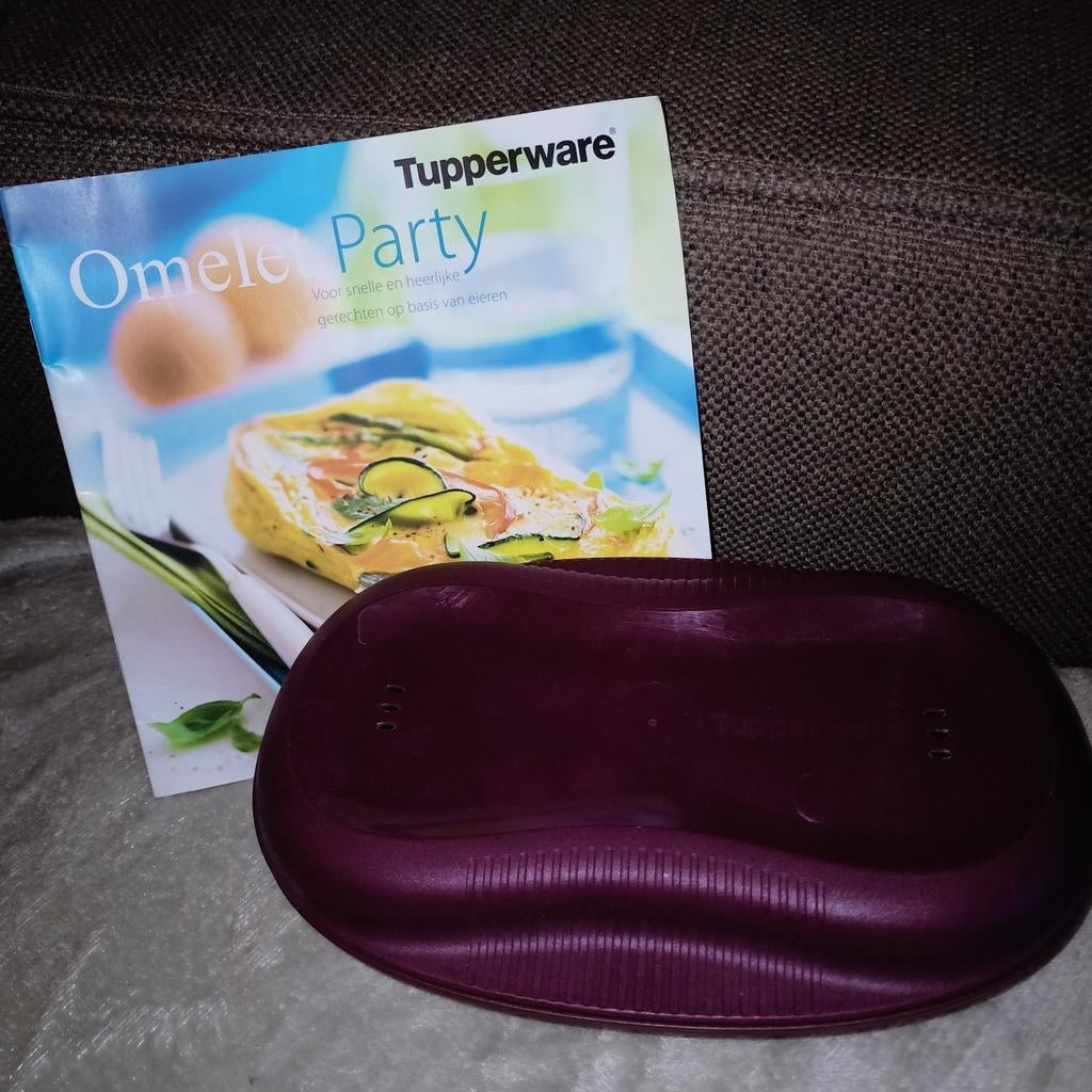 Tupperware magnetron omelet party maker., Ophalen of Verzenden, Gebruikt, Rood, Bak of Kom