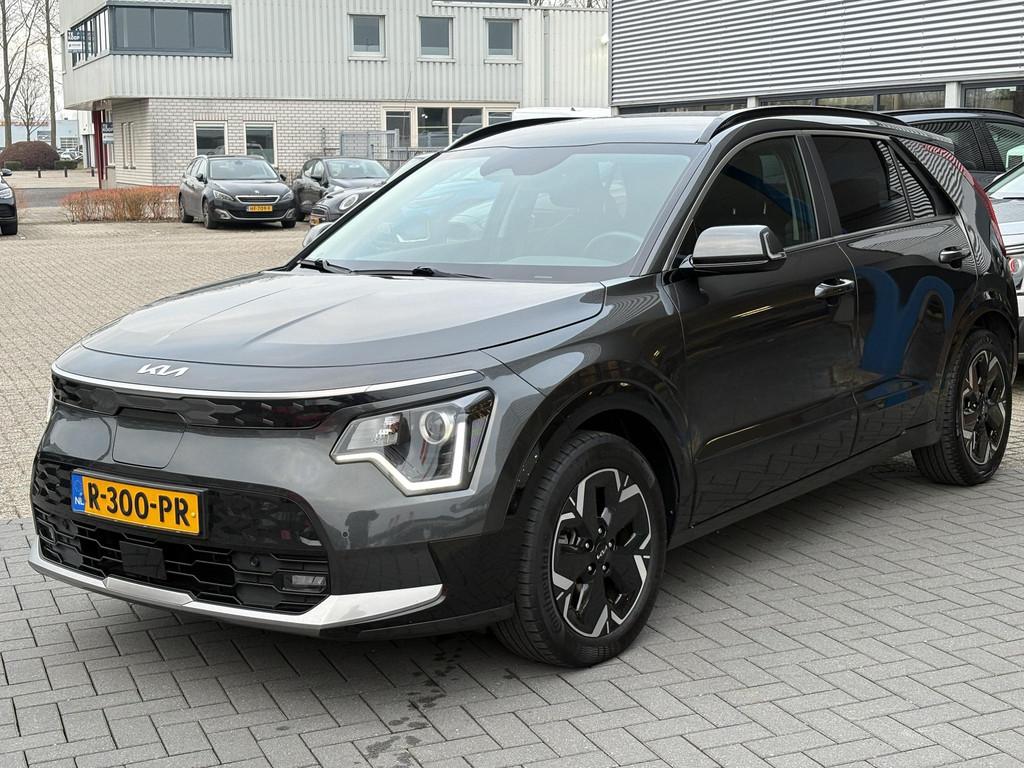 Kia e-Niro DynamicLine 64.8 kWh | Navigatie - Camera - Clima, Stof, Gebruikt, 750 kg, 1657 kg
