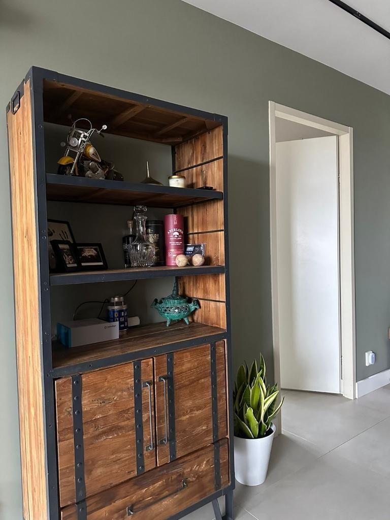 Industriële teakhouten kast van de Troubadour, Ophalen, Zo goed als nieuw