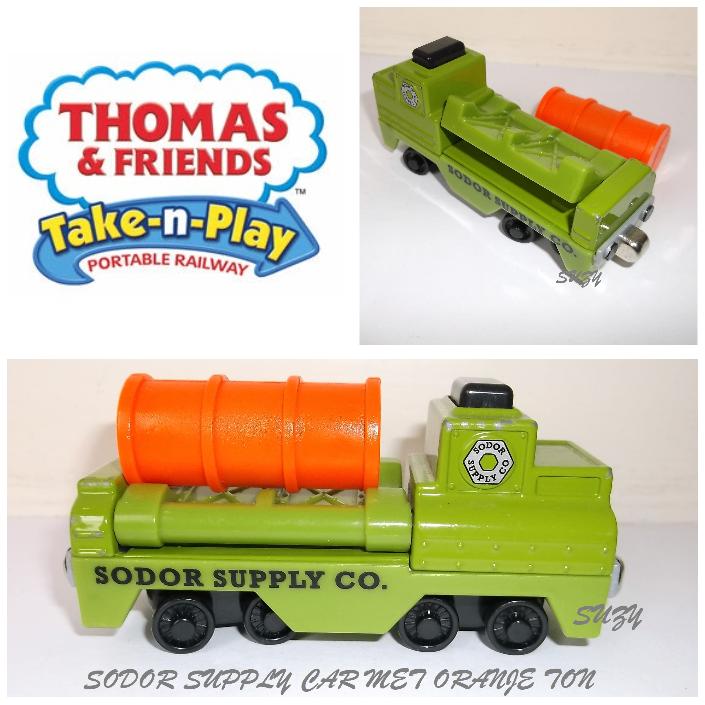 Thomas de Trein Take n Play, Sodor Supply Car met Oranje Ton, Ophalen of Verzenden, Gebruikt