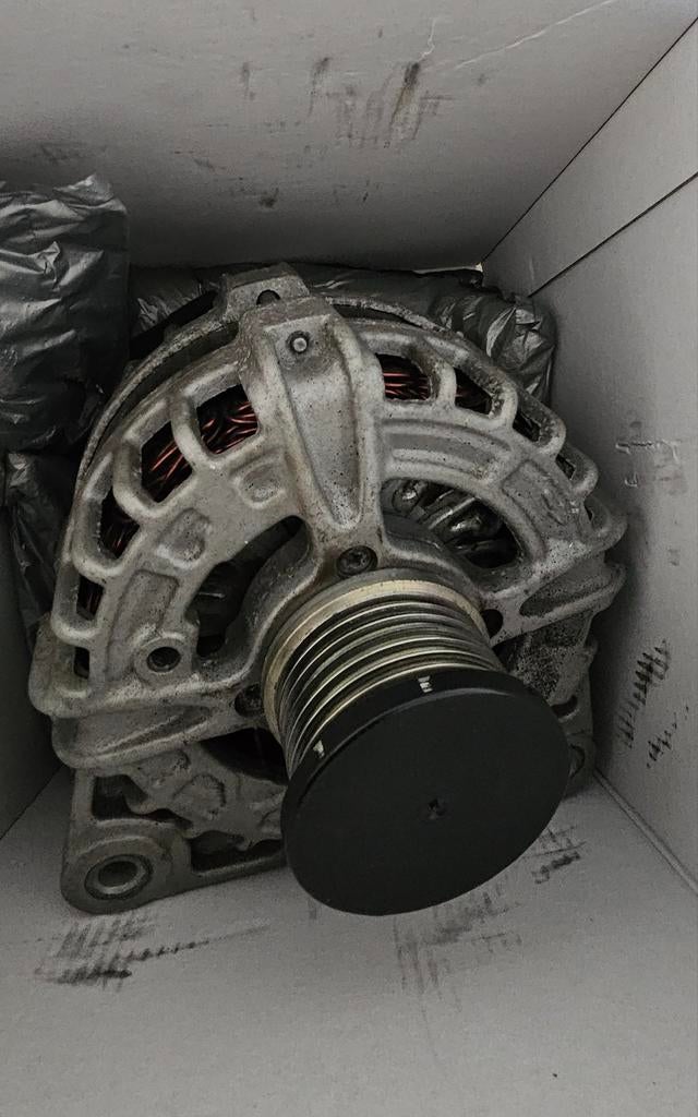 Alernator dynamo Nissan Qashqai j11, Auto-onderdelen, Ophalen of Verzenden, Nissan