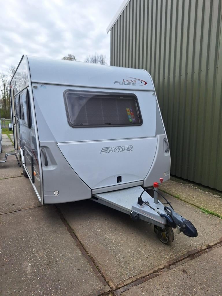 Caravan Eriba/Hymer living pulse 440  uit 2007 €10.500,-, Schokbreker, Treinzit, Particulier, 5 tot 6 meter