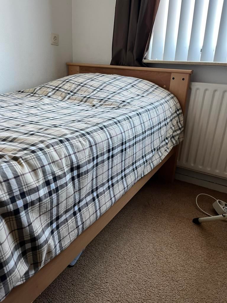 Eenpersoons ledikant hout met spiraalbodem, Ophalen, Zo goed als nieuw, Eenpersoons