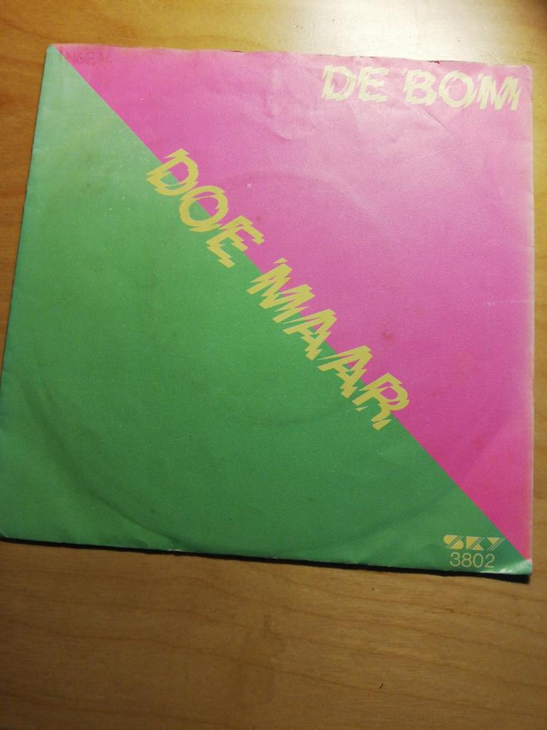 Doe Maar - De Bom / Man O Man (1979) single, Ophalen of Verzenden, Gebruikt, Nederlandstalig