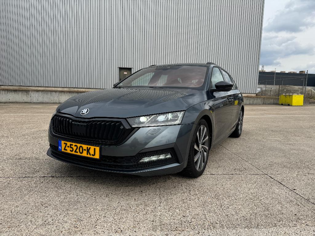 Skoda Octavia Combi 1.0 e-TSI Sportline Bns DSG vol opties, Auto's, Skoda, Leder en Stof, 1253 kg, Stationwagon, 999 cc