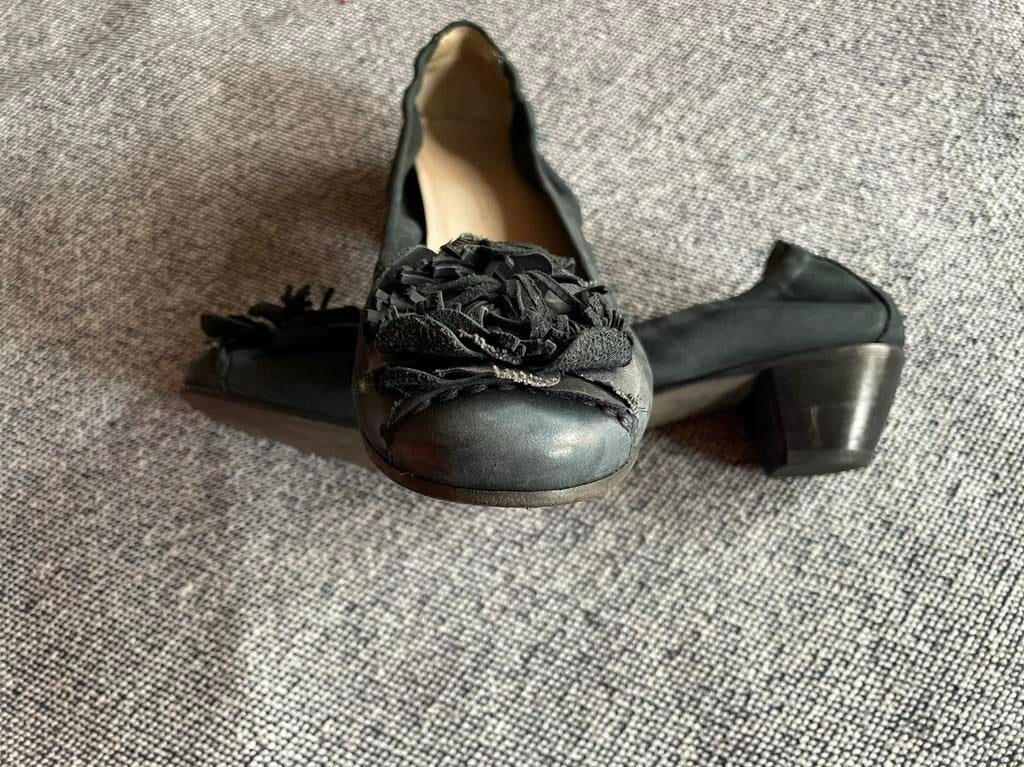 Kennel & Schmenger donkerblauw leer schoen hakje bloem rozet, Schoenen met lage hakken, Blauw, Ophalen of Verzenden, Kennel & Schmenger