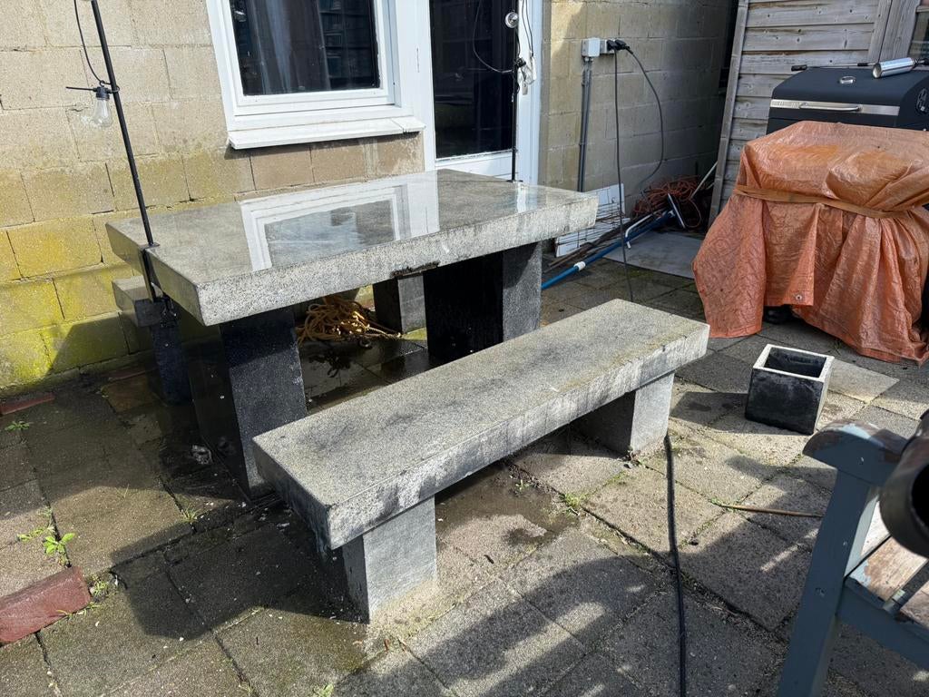 Tuinset beton. Leuke betonnen tuintafel met banken, Ophalen, Zo goed als nieuw