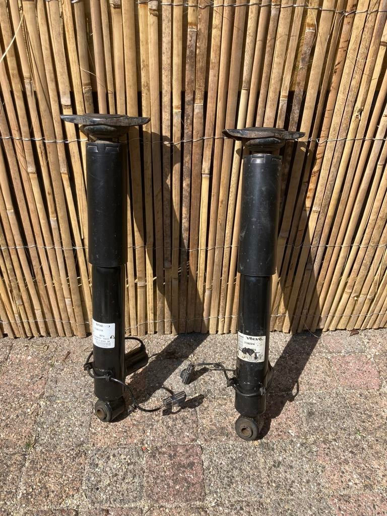 2x Four-C schokdempers Volvo V70/XC70 2008-2016, Ophalen of Verzenden, Gebruikt, Volvo