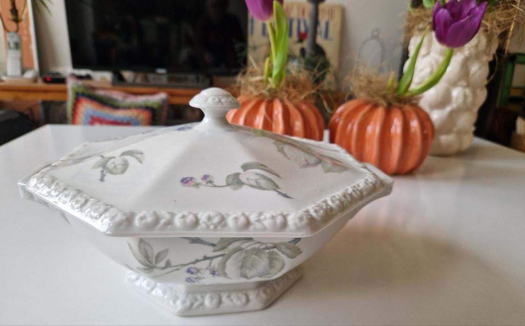 Prachtige gave Rosenthal dekschaal classic rose in paassfeer, Antiek en Kunst, Ophalen
