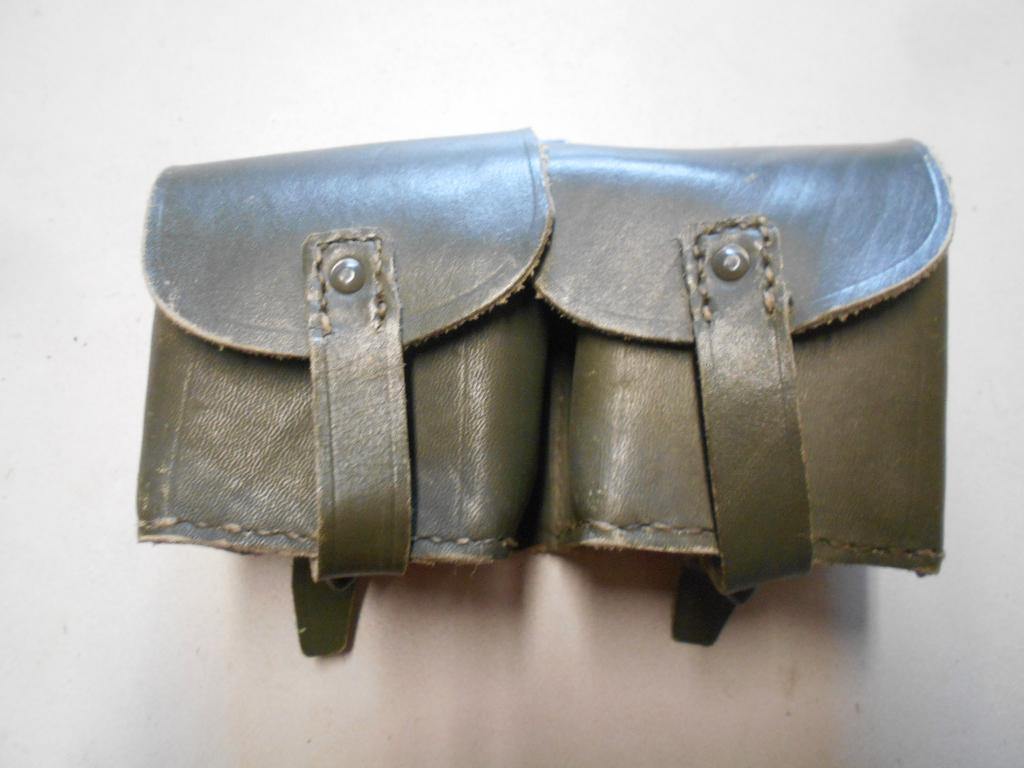 Pouch dubbe italiaans wo2 Carcano ammo pouch, Verzamelen, Ophalen of Verzenden, Overige gebieden, Overige typen
