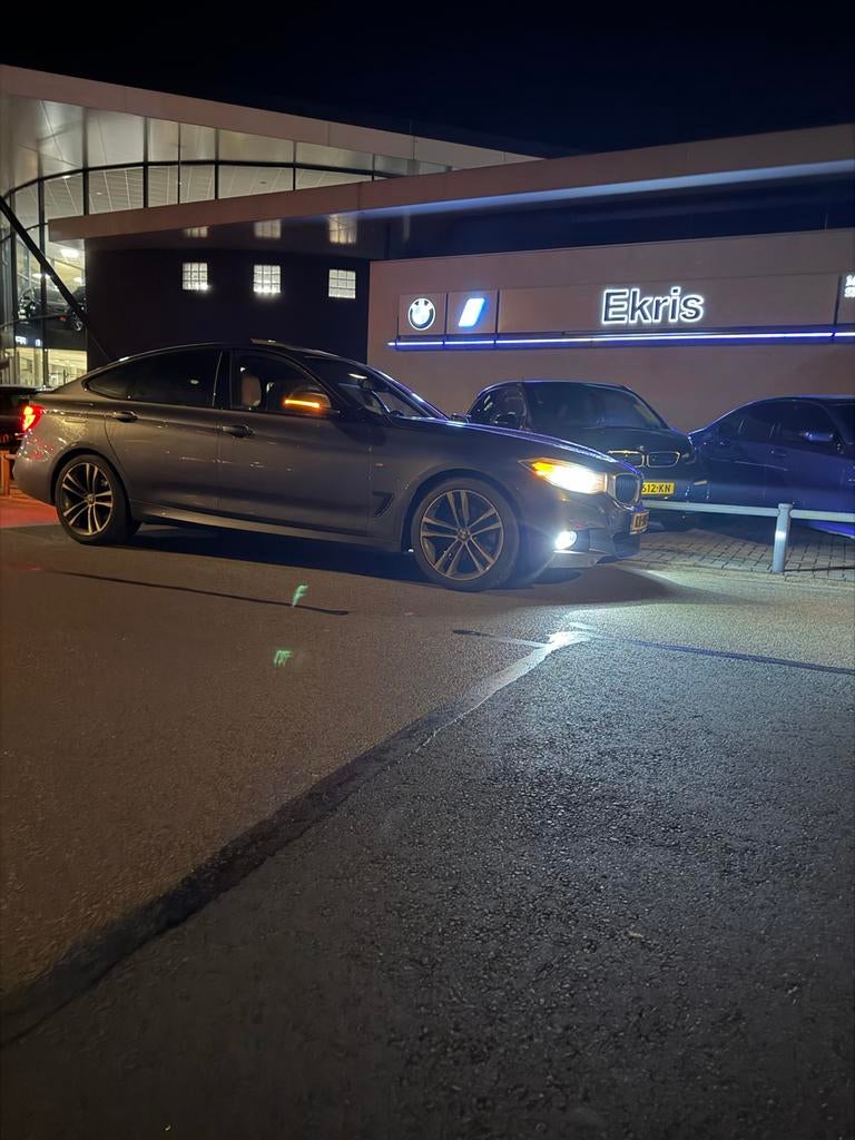 BMW 3-Serie GT M sport 330i 252pk Aut 2016 Grijs, Auto's, BMW, Achterwielaandrijving, Origineel Nederlands, Particulier, 1600 kg