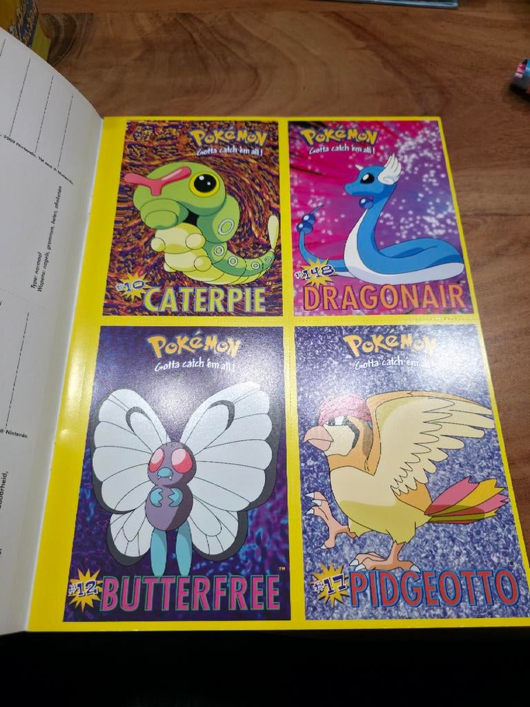 Pokemon Ansichtkaarten Verzameling Boek - ISBN 9041208429, Ophalen of Verzenden, Gebruikt, Boek of Catalogus