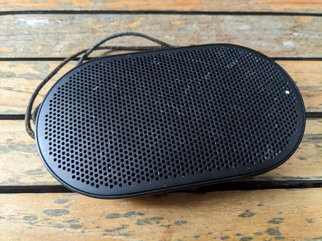 Bang & Olufsen Beoplay P2 bluetooth speaker, Overige merken, Gebruikt, Overige typen, Ophalen of Verzenden