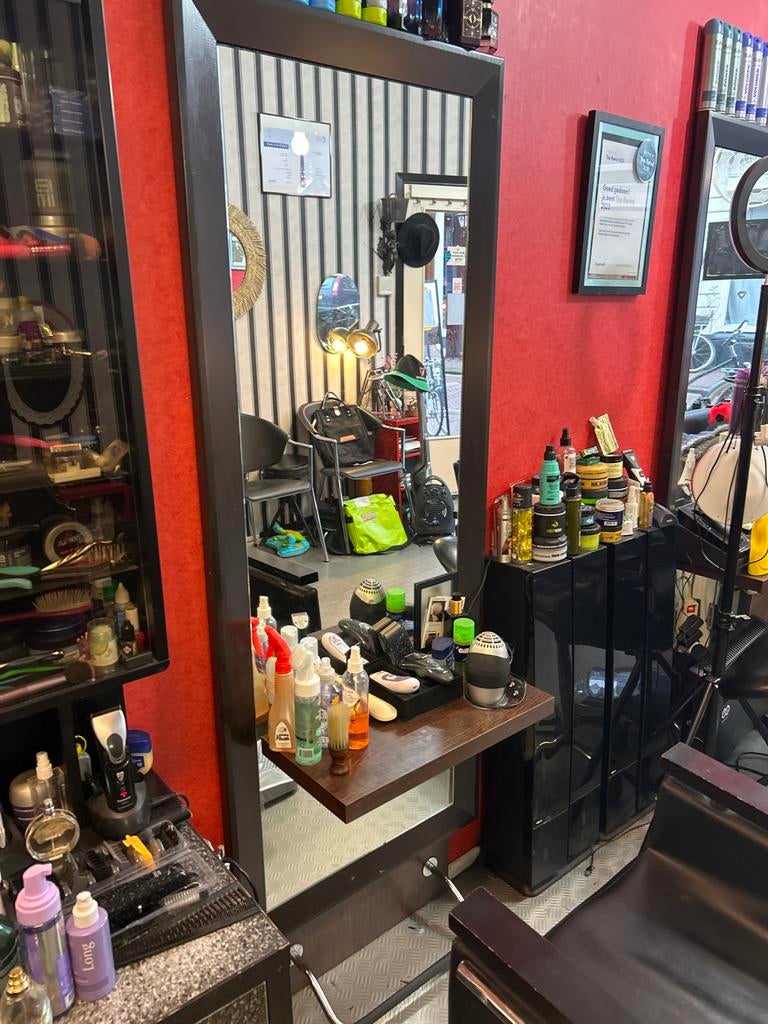 Zwarte Kapper spiegel, Ophalen, Zo goed als nieuw, 75 tot 100 cm, Overige vormen