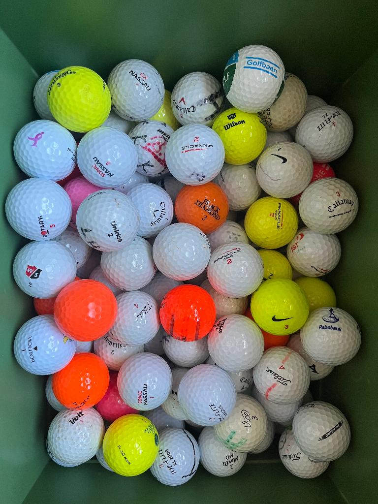 Doos diverse merken golfballen 150 stuks, Ophalen of Verzenden, Gebruikt, Bal(len), Overige merken