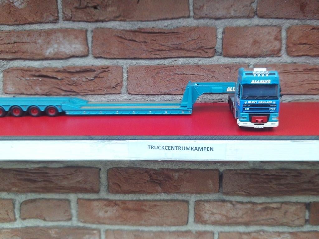 Corgy  Daf  95  XF  8 x 2  van  Allelys., Ophalen of Verzenden, Zo goed als nieuw, Bus of Vrachtwagen, Corgi