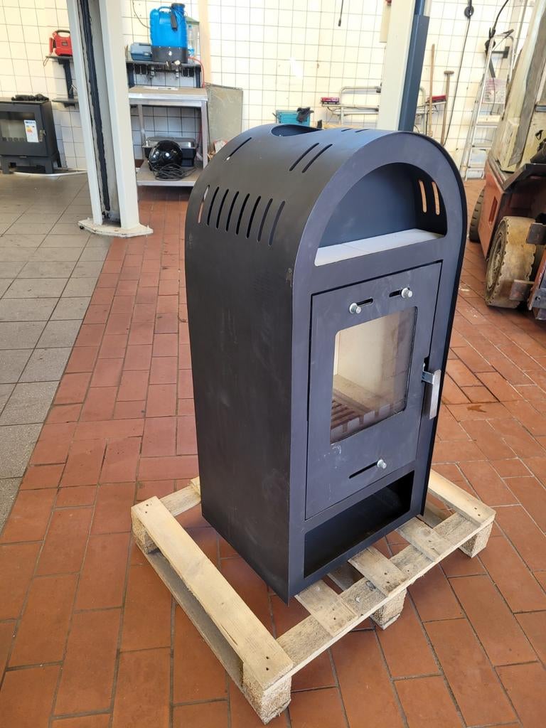 Nieuwe houtkachel voor €300,00 ligt beschadigd., Huis en Inrichting, Kachels, Nieuw, Vrijstaand, Houtkachel, Hout, Ophalen of Verzenden