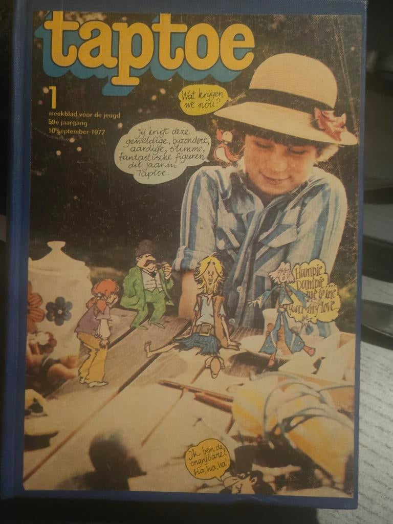 Boek Taptoe Weekblad 1977, Ophalen of Verzenden, Gelezen, Overige typen