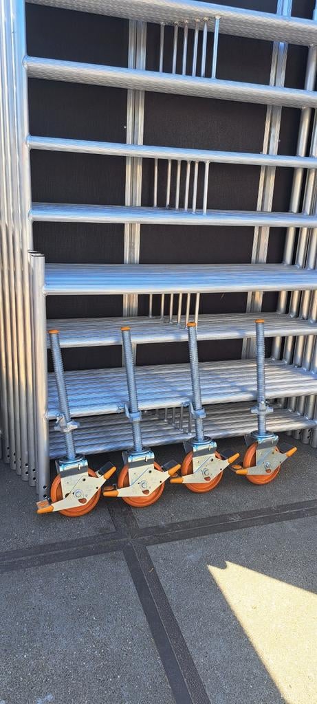 Nieuwe rolsteiger Werkhoogte 8.20 mtr Merk Layer, Doe-het-zelf en Verbouw, Steigers, Nieuw, Ophalen of Verzenden, Layer, Rolsteiger of Kamersteiger