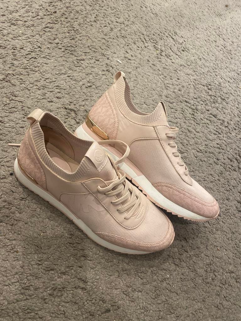 Michael kors te koop!!, Kleding | Dames, Schoenen, Ophalen of Verzenden, Zo goed als nieuw, Roze, Sneakers of Gympen