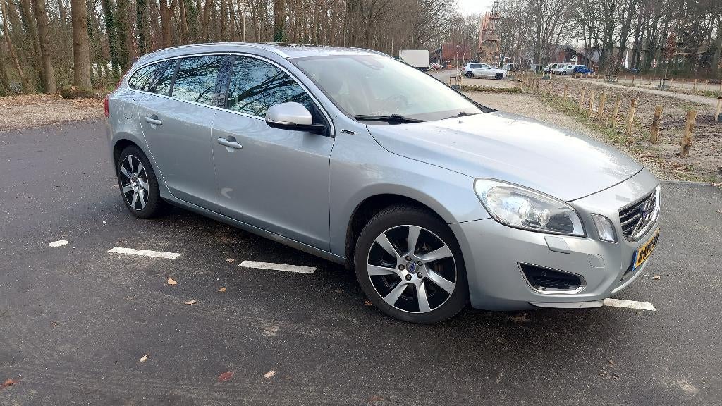 Volvo V60 D6 Polestar Plug-in Hybrid 2013 Met. Grijs, Auto's, Automaat, 1800 kg, 1848 kg, Vierwielaandrijving