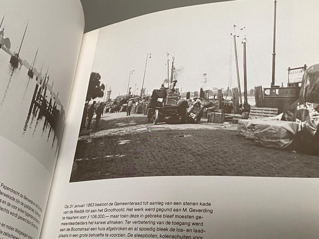 Dordrecht verleden tijd (1980), Ophalen of Verzenden, 20e eeuw of later, Zo goed als nieuw