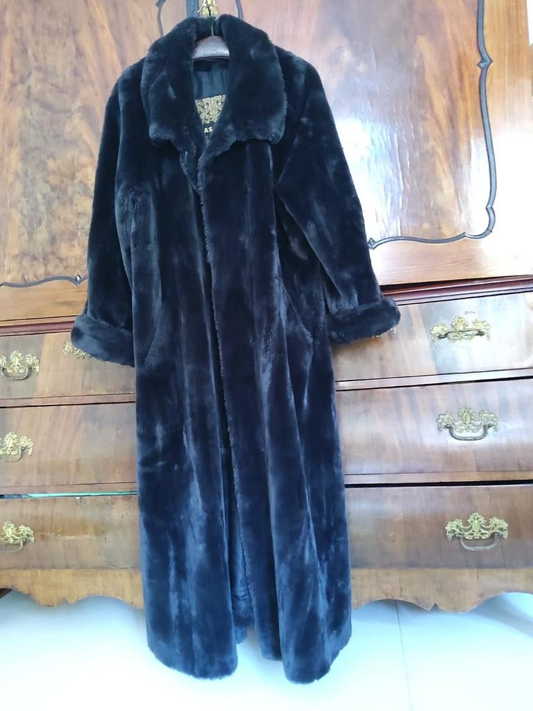 Imitatie bontmantel, Kleding | Dames, Jassen | Winter, Ophalen of Verzenden, Zo goed als nieuw, Maat 42/44 (L), Zwart