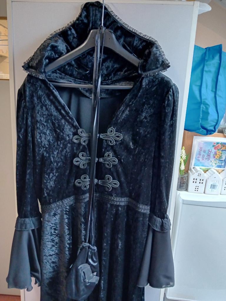 Zwarte jurk.  Maat 42/44 nieuw, Kleding | Dames, Ophalen, Nieuw, Maat 42/44 (L), Carnaval