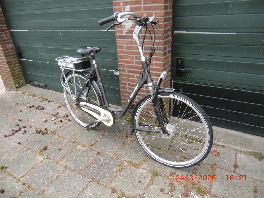 Batavus elektrische damesfiets,Hand rem en 8x versnellingen., Ophalen, Gebruikt, Batavus, 50 km per accu of meer