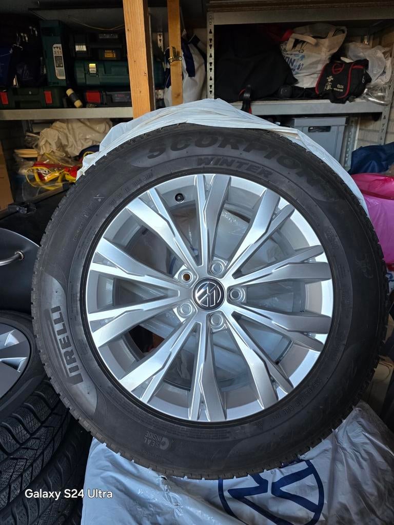 Tiguan allspace winterbanden met velgen, Auto-onderdelen, Banden en Velgen, Ophalen of Verzenden, 215 mm, Winterbanden, Banden en Velgen