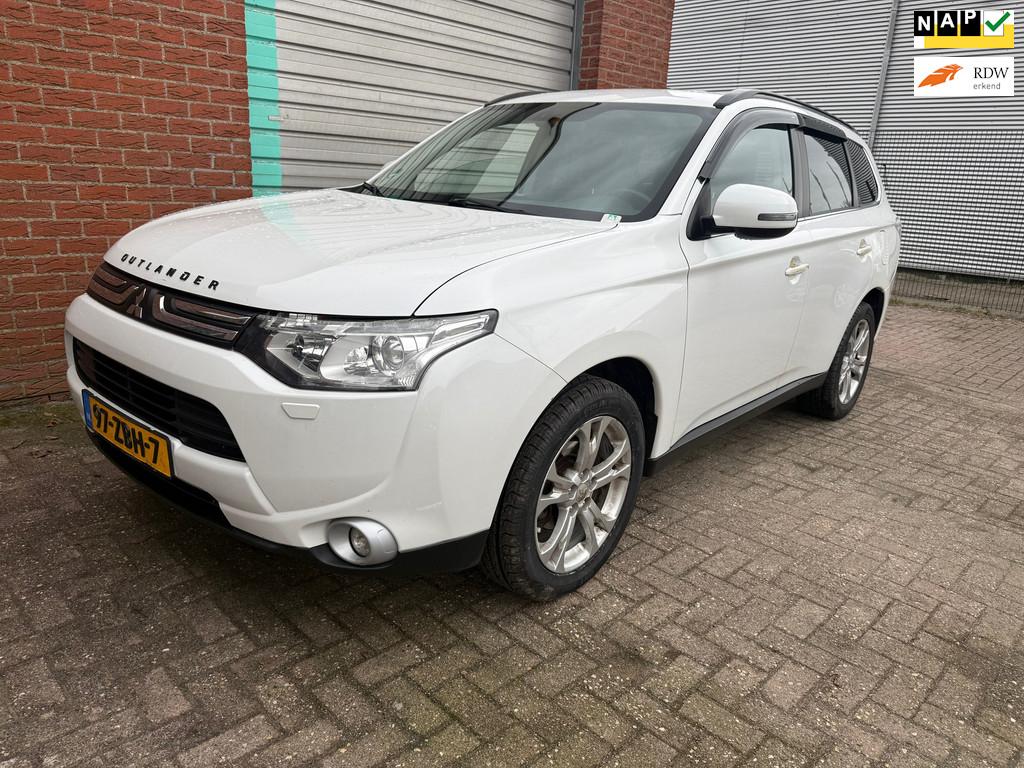 Mitsubishi Outlander 2.0 Intense+ 7-Pers automaat NAV.+Clima, 15 km/l, 4 cilinders, 150 pk, 7 stoelen