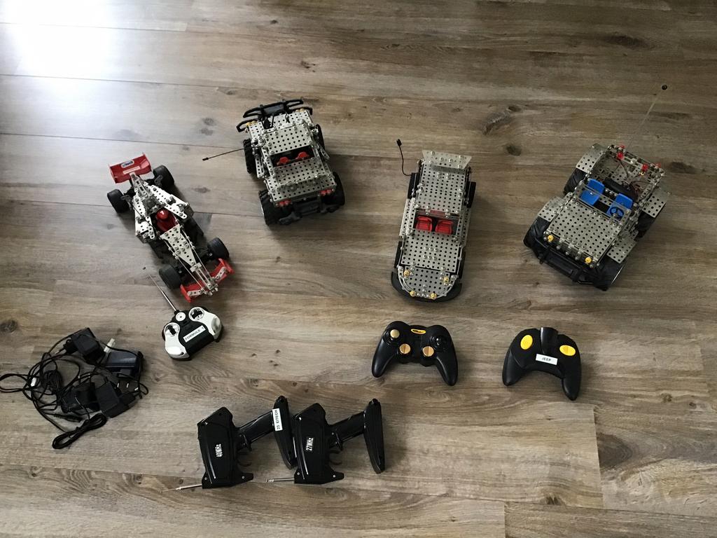 Meccano bestuurbare auto’s ., Hobby en Vrije tijd, Modelbouw | Radiografisch | Auto's, Ophalen, Gebruikt, Overige schalen