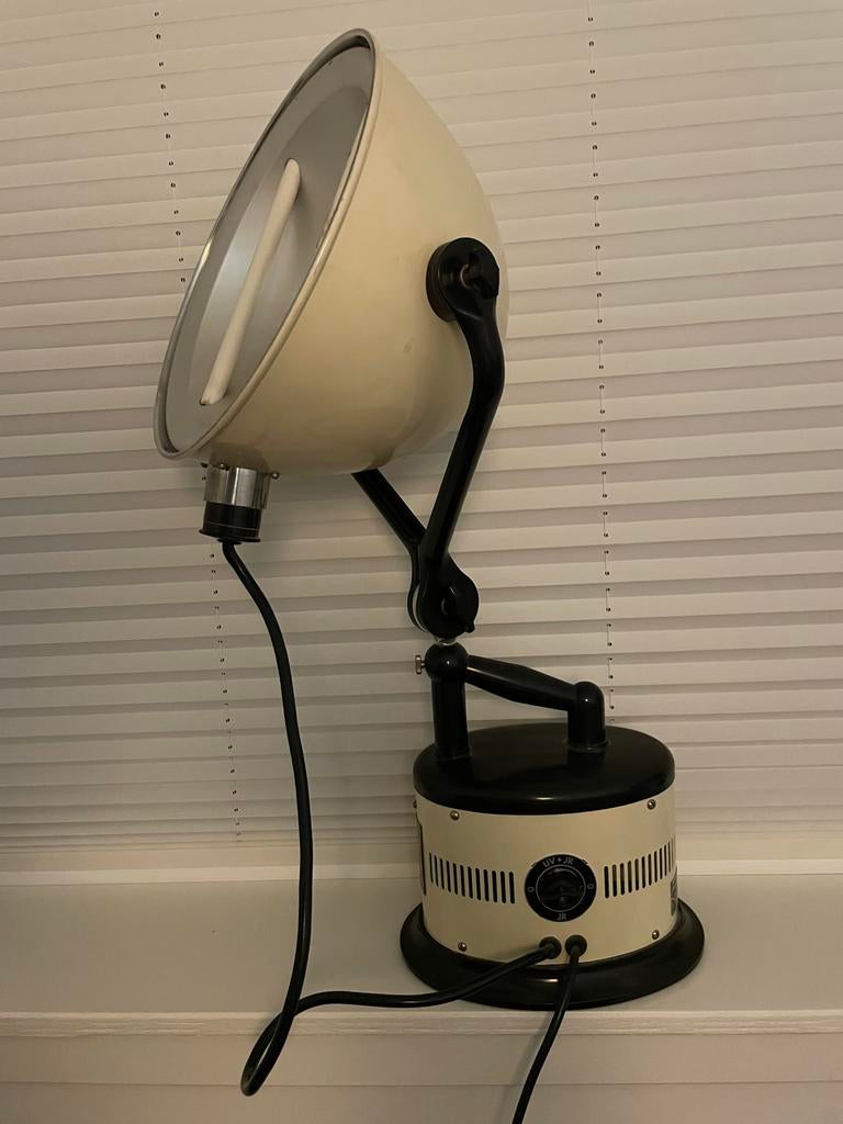 Hanau solarium lamp, Ophalen