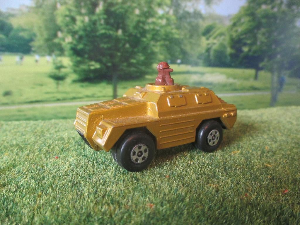 Stoat Armoured car - Matchbox MB28 metallic bronze 1974-1978, Ophalen of Verzenden, Gebruikt, Auto