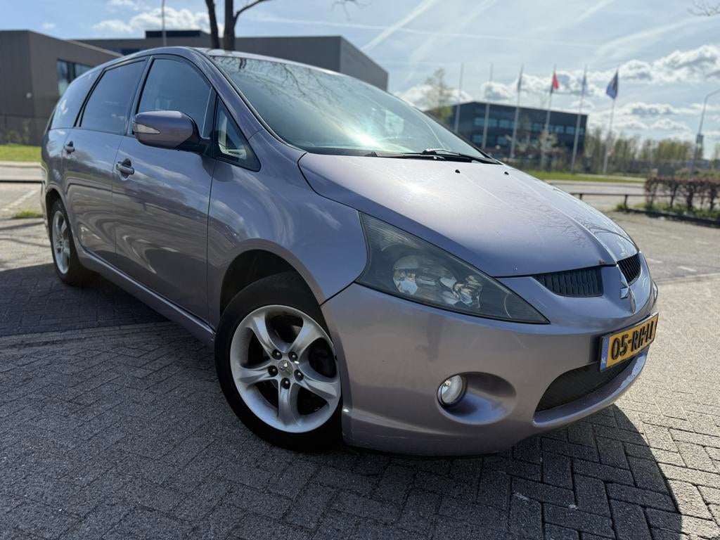 Mitsubishi Grandis 2.4-16V AUTOMAAT/7-ZITTER/APK OKT 2026, Stof, Bedrijf, Grijs, Parkeersensor