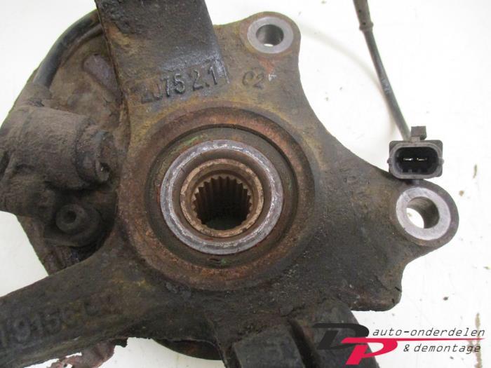 Fusee links-voor van een Opel Corsa, Gebruikt, -, -, Opel