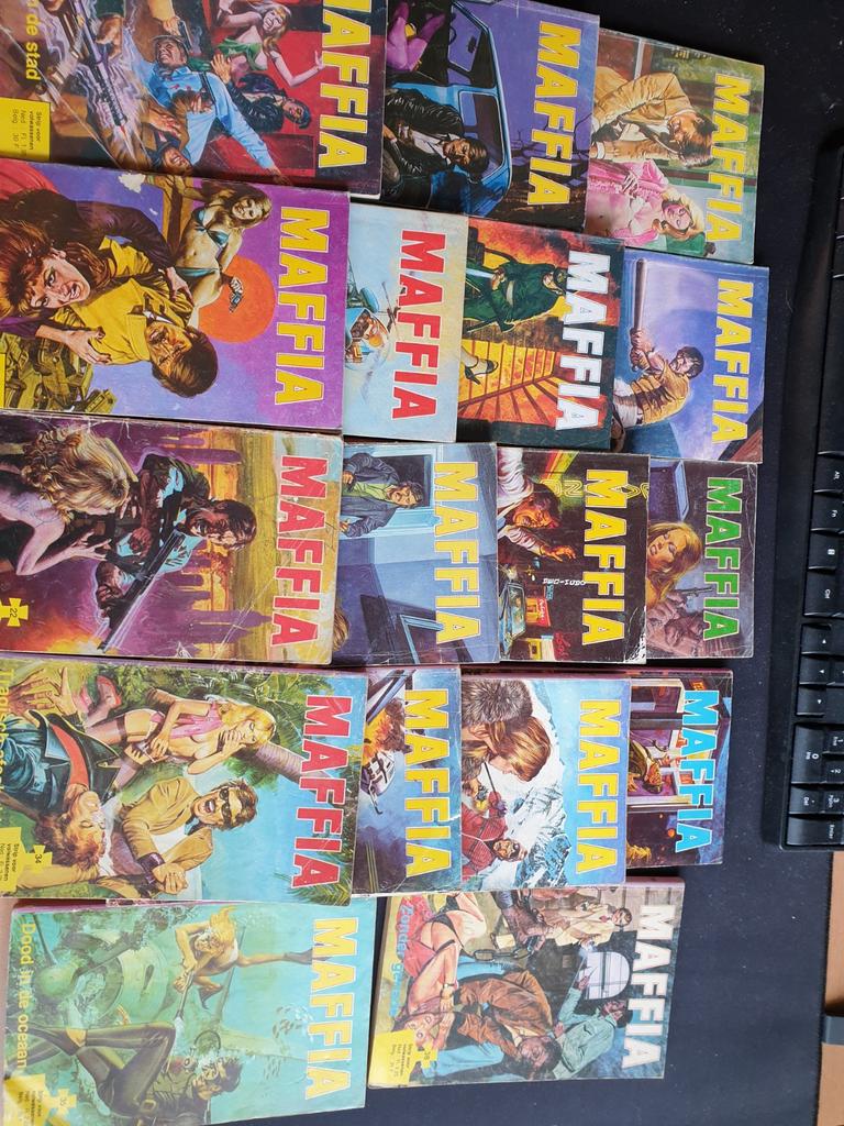 Maffia strips voor volwassenen, Meerdere comics, Ophalen of Verzenden, Gelezen, Europa