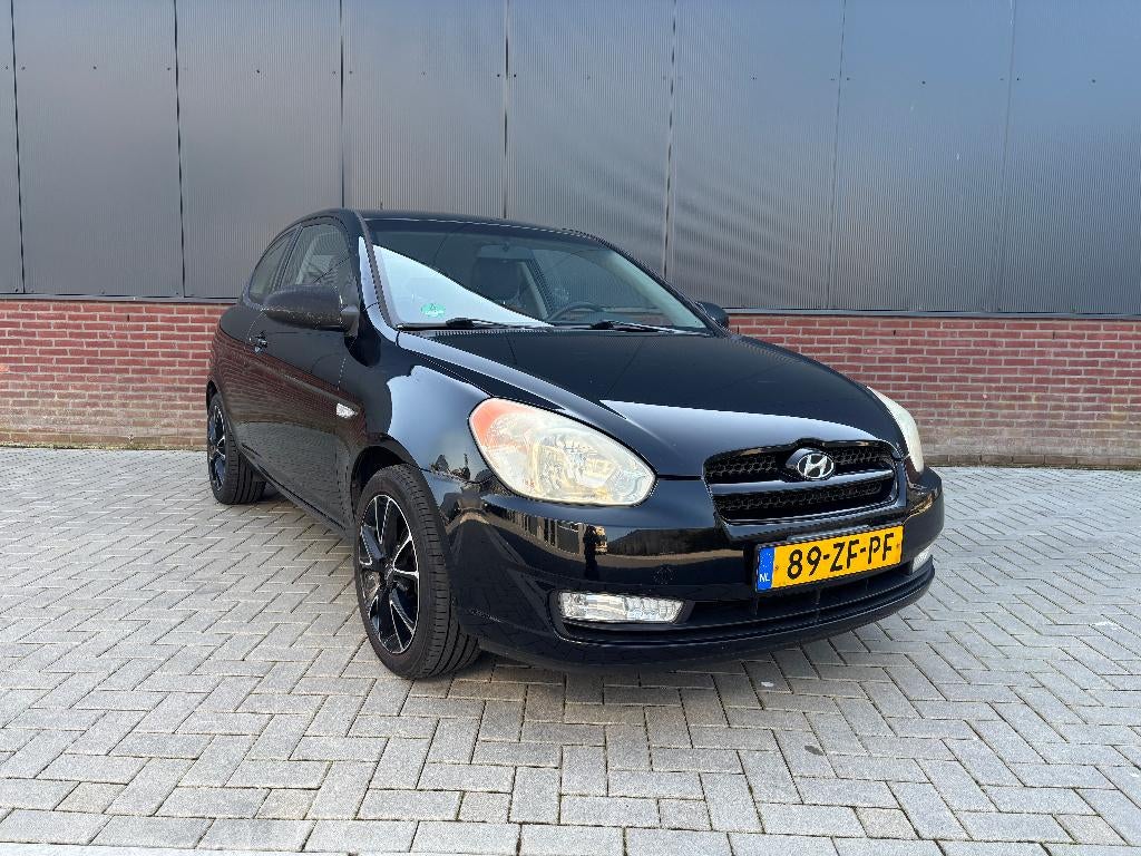 Hyundai Accent 1.4 3DRS 2008 Zwart | Airco | APK tm 06-02-27, Auto's, Voorwielaandrijving, 4 cilinders, 1055 kg, Origineel Nederlands