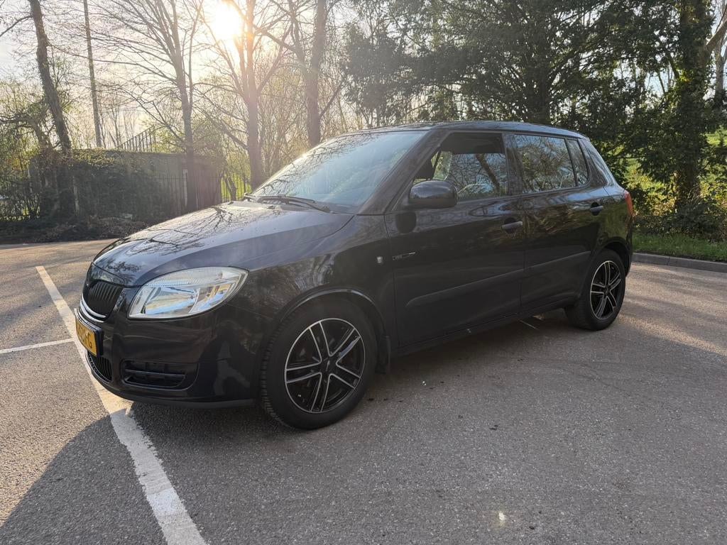 Skoda Fabia / Airco / Apple carplay /NIEUWE APK, Auto's, Skoda, Voorwielaandrijving, 40 €/maand, 1198 cc, Zwart