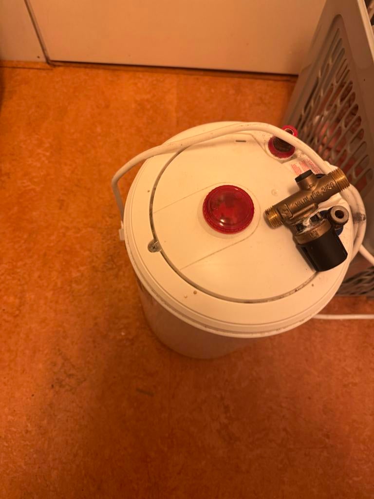 Boiler van Marcke - Compact en Efficiënt, Gebruikt, Minder dan 20 liter, Onbekend, Boiler