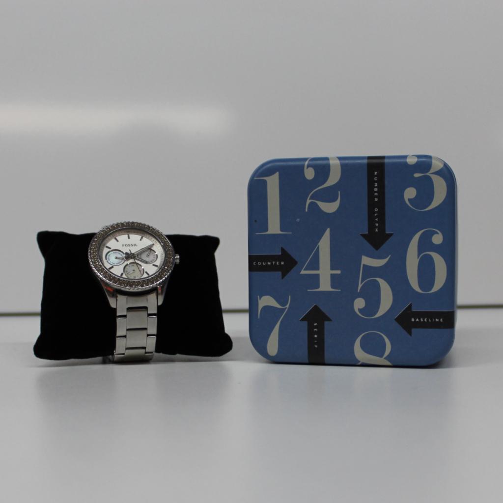 Fossil  horloge in doosje, Fossil, Zo goed als nieuw, Support@fossil.com, 901 S. Central Expressway
Richardson, TX 75080
United States