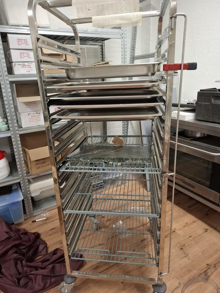 Verrijdbare RVS regaalwagen - als nieuw, Zakelijke goederen, Ophalen, Gebruikt