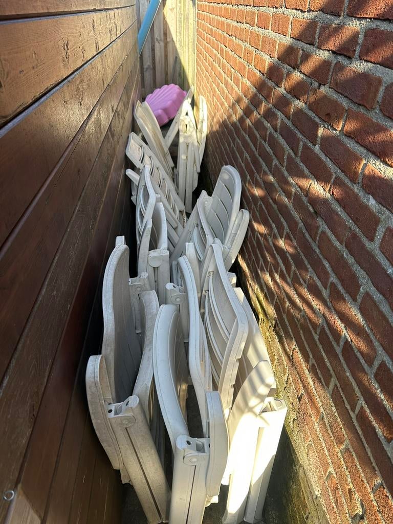 8 tuinstoelen, Ophalen of Verzenden, Zo goed als nieuw, Hout