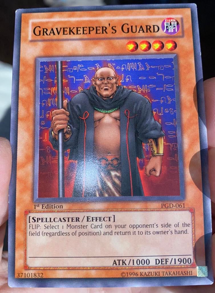 Yu-Gi-Oh! Gravekeeper’s Guard PGD 1st Edition Old US Print !, Ophalen of Verzenden, Zo goed als nieuw, Losse kaart