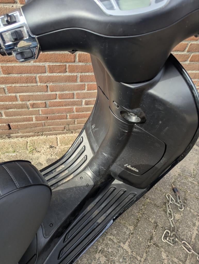 Vespa Sprint Notte Snor 2019 met Audi LED knipperlichten, Fietsen en Brommers, Snorfietsen en Snorscooters, Ophalen of Verzenden
