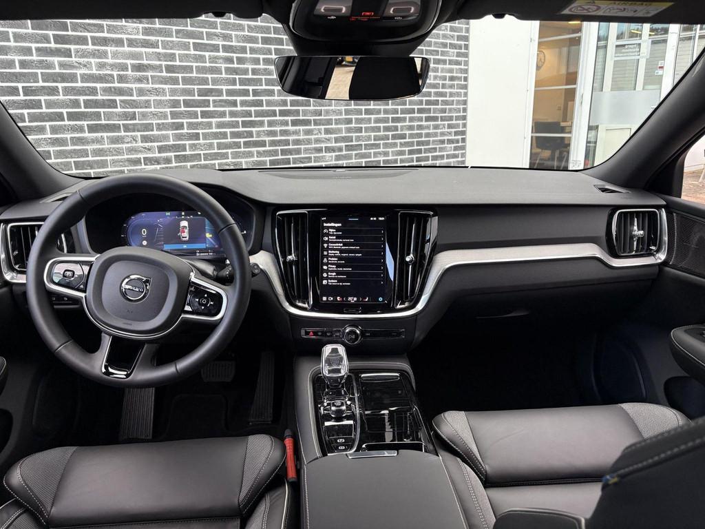 Volvo V60 2.0 T6 Plug-in hybrid AWD Plus Dark | Adaptive Cru, Auto's, Volvo, Automaat, 12 maanden, Stof, Gebruikt