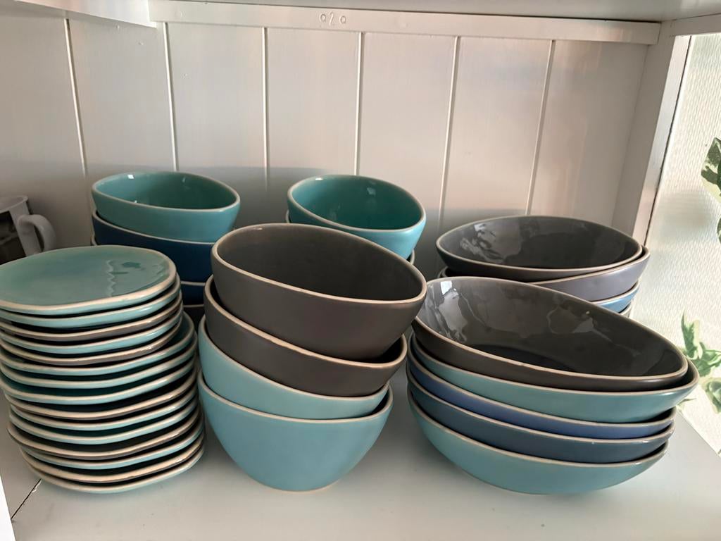 Jewel servies set (Action) Turquoise, grijs en blauw, Huis en Inrichting, Keuken | Servies, Ophalen, Gebruikt, Keramiek, Effen