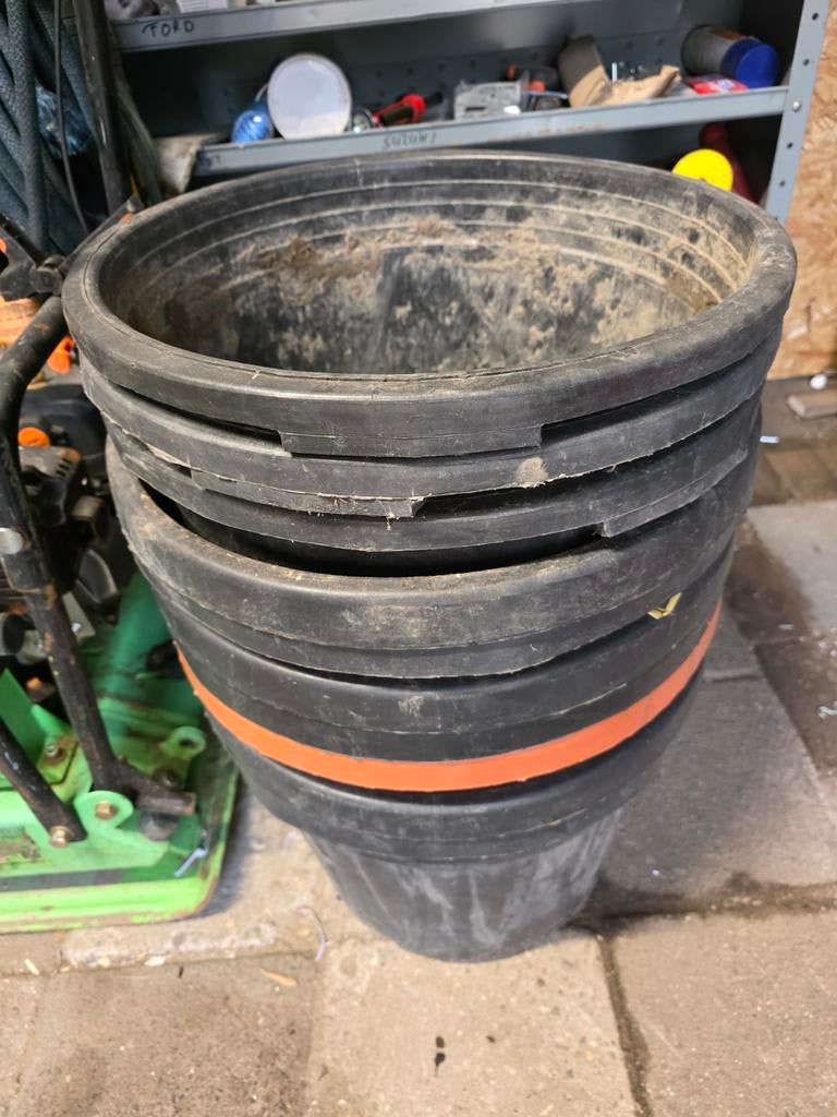 Diverse gebruikte plantenpotten, Tuin en Terras, Bloempotten, 25 tot 40 cm, Kunststof, Gebruikt, Ophalen of Verzenden